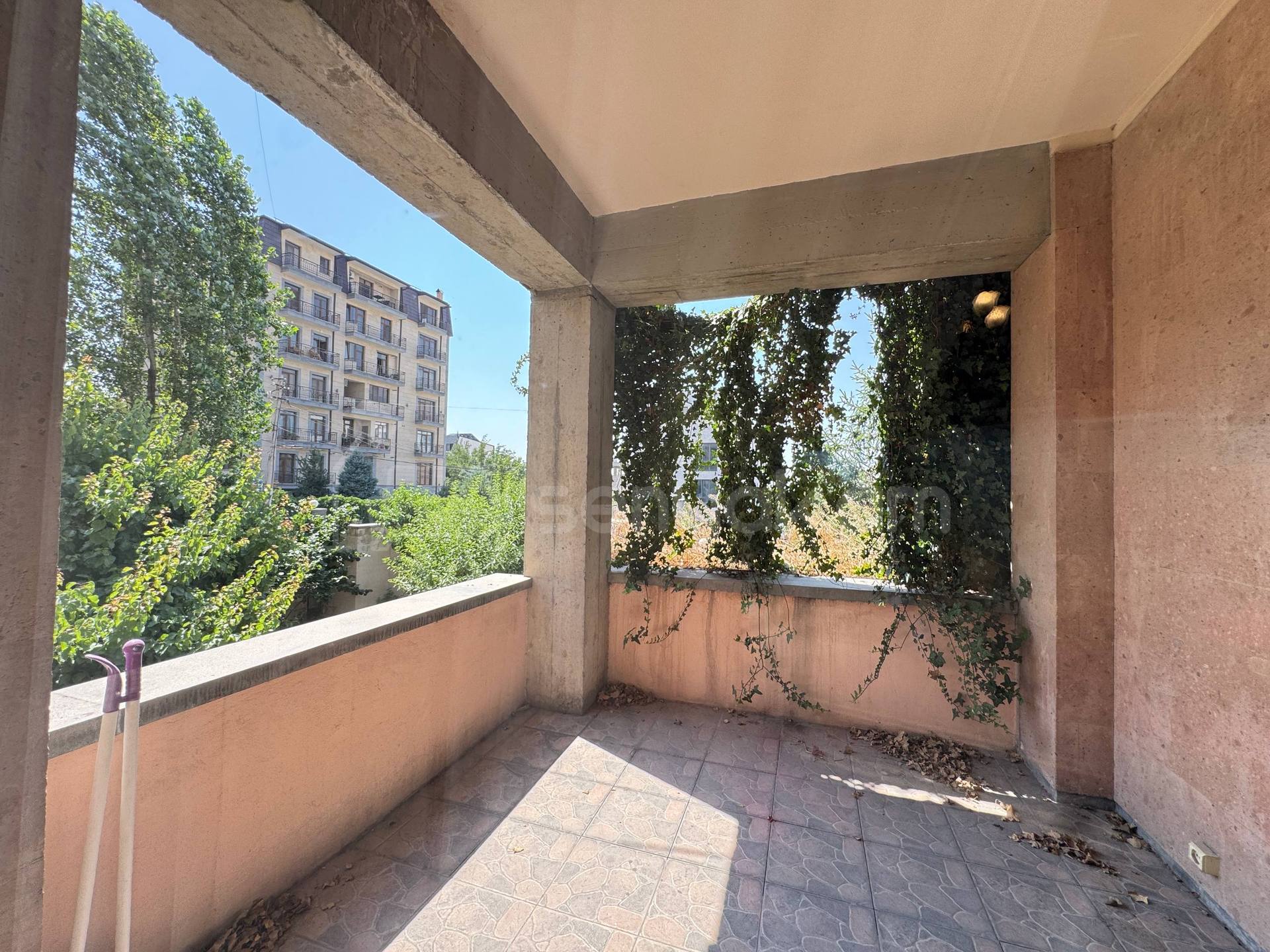 3 Սենյականոց Բնակարան Նորակառույցում, 90քմ, 1/3 հարկ, Կապիտալ Վերանորոգված, Կահավորված