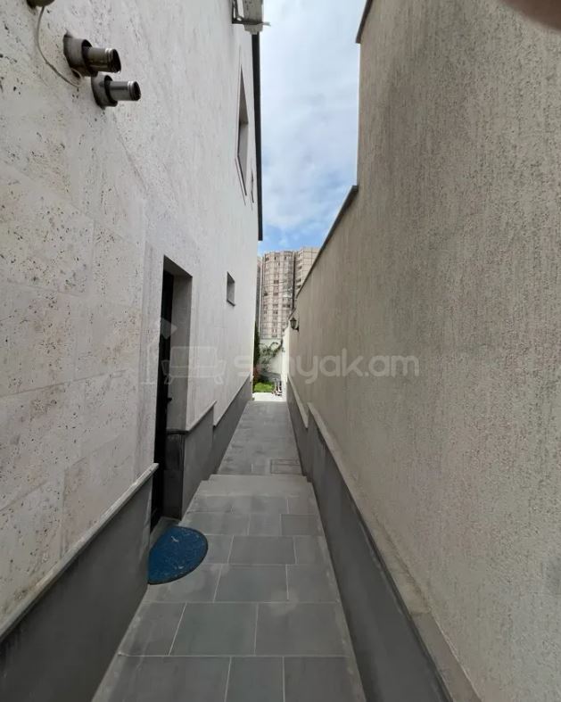 6 Սենյականոց Շքեղ Առանձնատուն, 550քմ, Լողավազանով, Ավտոտնակով