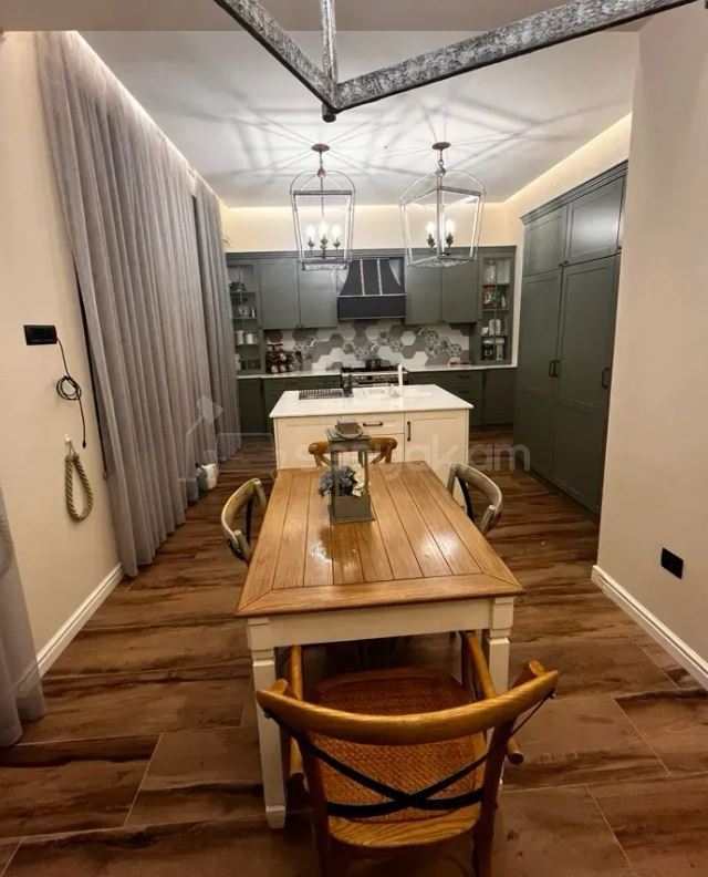 6 Սենյականոց Շքեղ Առանձնատուն, 550քմ, Լողավազանով, Ավտոտնակով