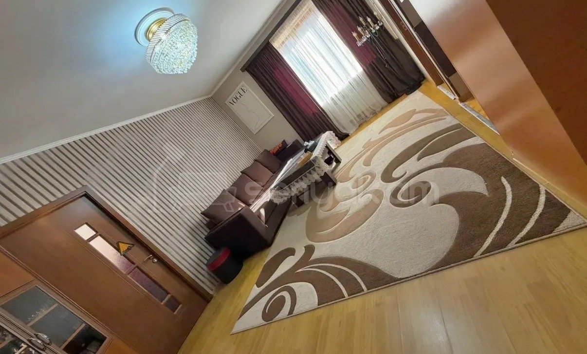 3 Սենյականոց Բնակարան Քարե Շենքում, 47քմ, 3/5 հարկ, Կապիտալ Վերանորոգված, Կահավորված