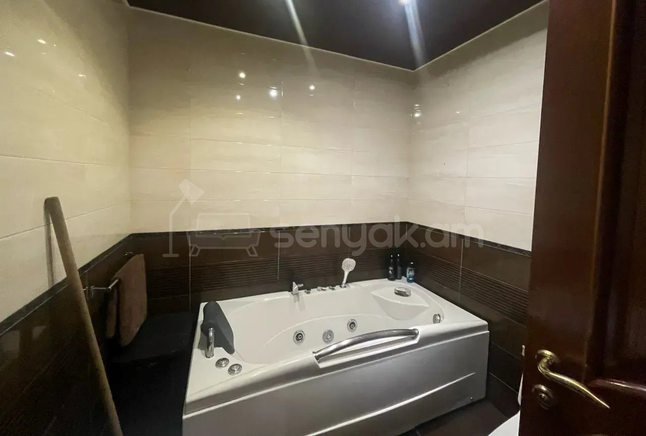 4 Սենյականոց Բնակարան, 100քմ, 3/16 հարկ, Կապիտալ Վերանորոգված