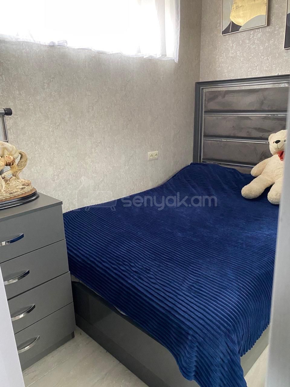 2 Սենյականոց Բնակարան Քարե Շենքում, 52քմ, 5/5 հարկ, Դիզայներական Վերանորոգված, Կահավորված