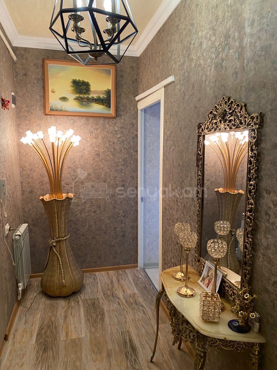 2 Սենյականոց Բնակարան Քարե Շենքում, 52քմ, 5/5 հարկ, Դիզայներական Վերանորոգված, Կահավորված