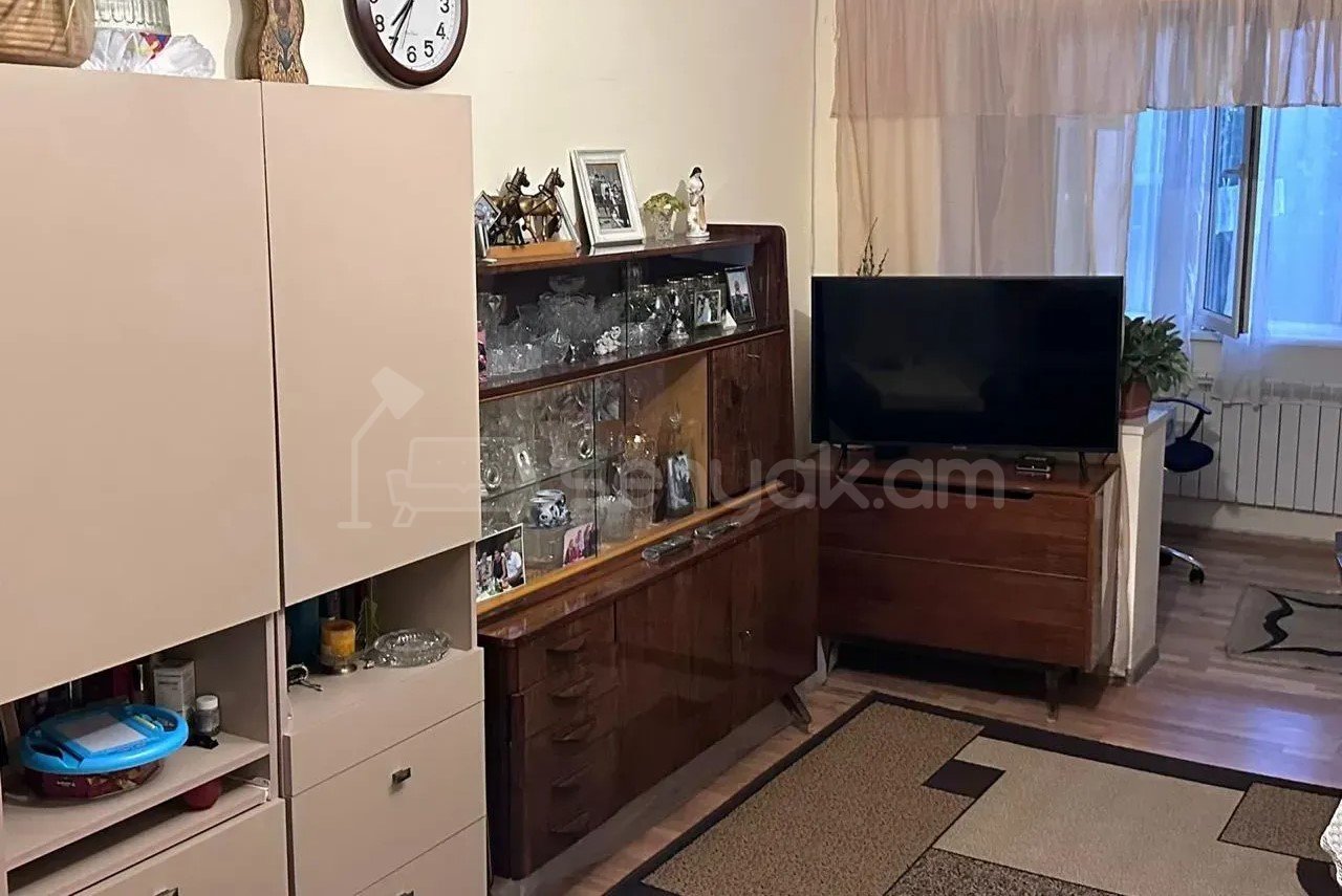 2 Սենյականոց Բնակարան Քարե Շենքում, 50քմ, 1/5 հարկ, Դիզայներական Վերանորոգված