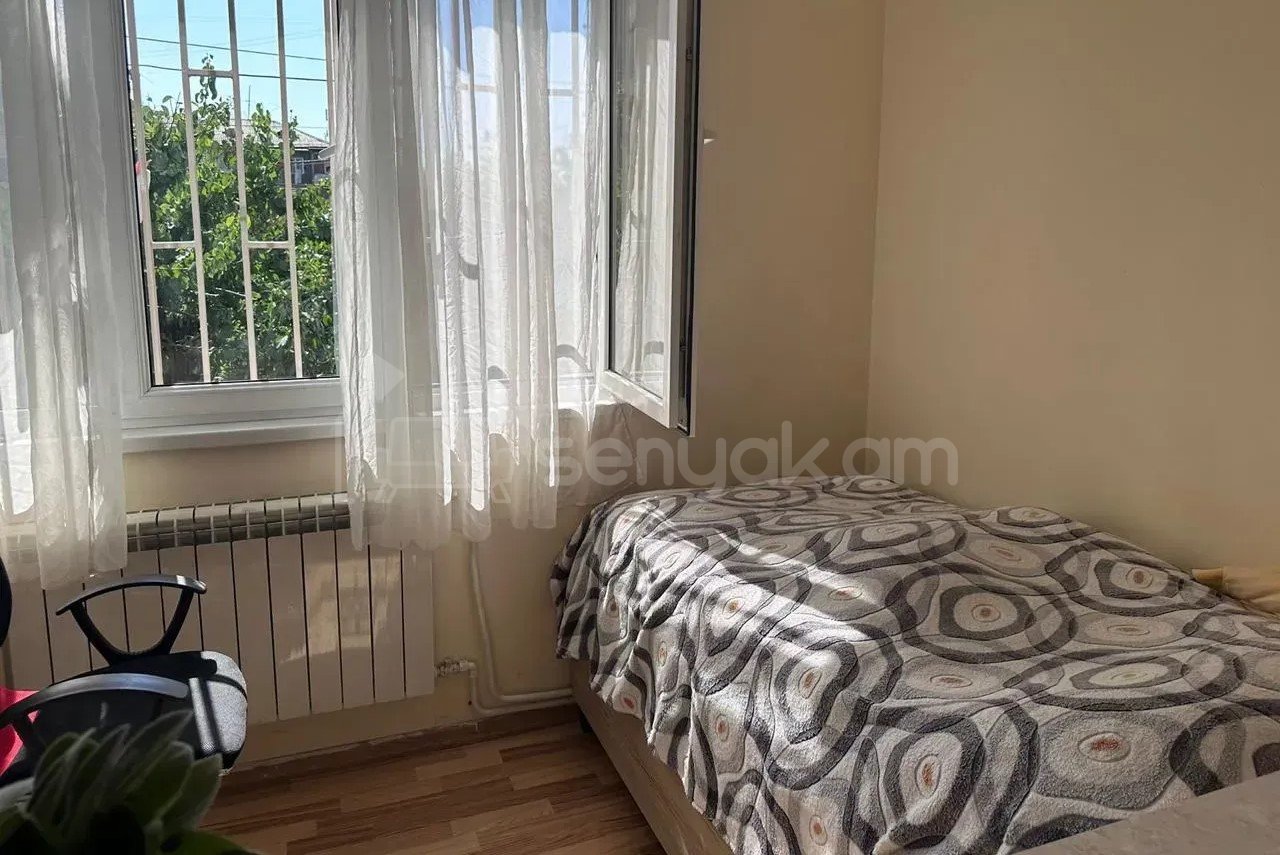 2 Սենյականոց Բնակարան Քարե Շենքում, 50քմ, 1/5 հարկ, Դիզայներական Վերանորոգված