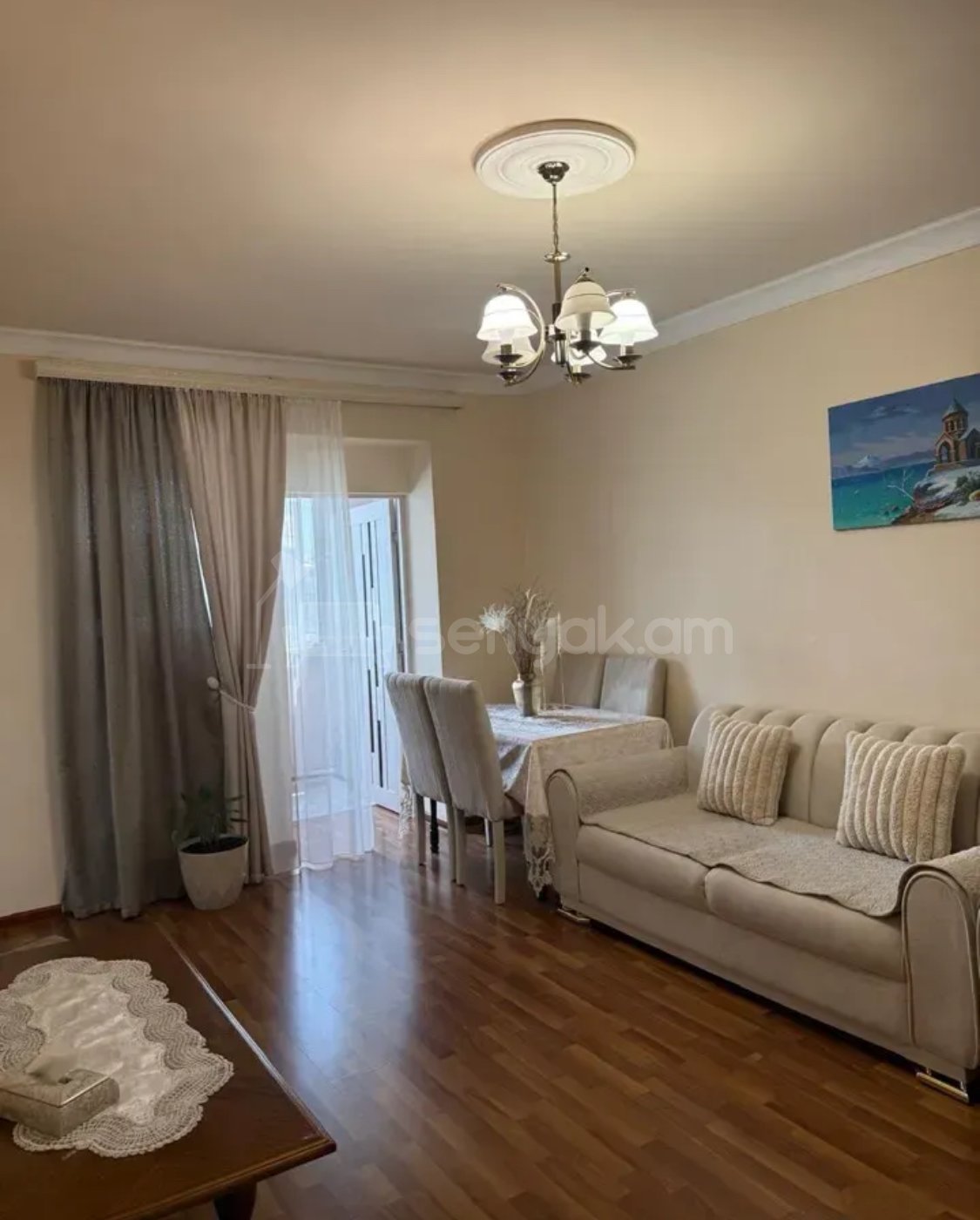 3 Սենյականոց Բնակարան Քարե Շենքում, 56քմ, 5/5 հարկ, Կապիտալ Վերանորոգված
