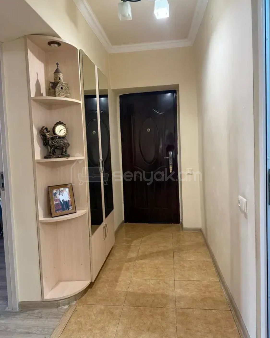 3 Սենյականոց Բնակարան Քարե Շենքում, 56քմ, 5/5 հարկ, Կապիտալ Վերանորոգված