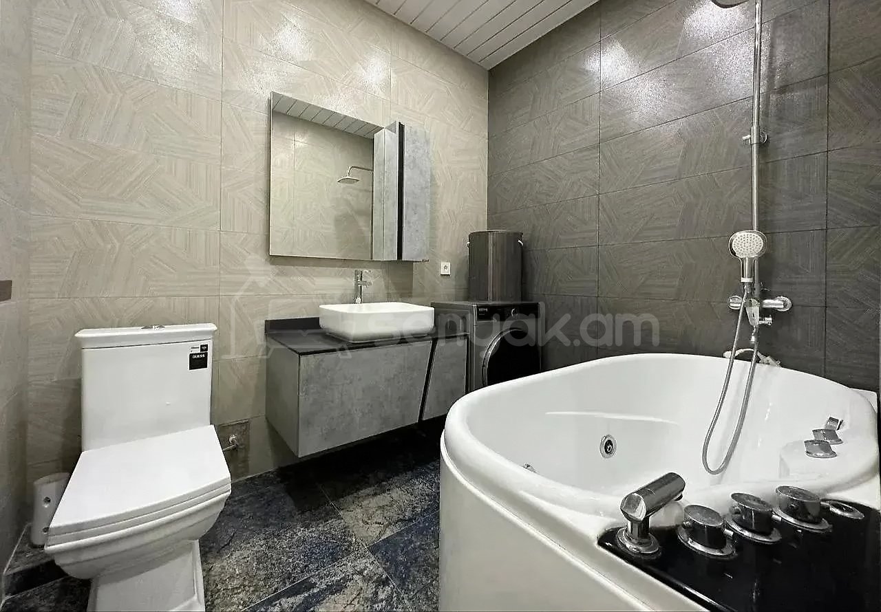 2 Սենյականոց Բնակարան Նորակառույցում, 70քմ, 3/17 հարկ, Կապիտալ Վերանորոգված