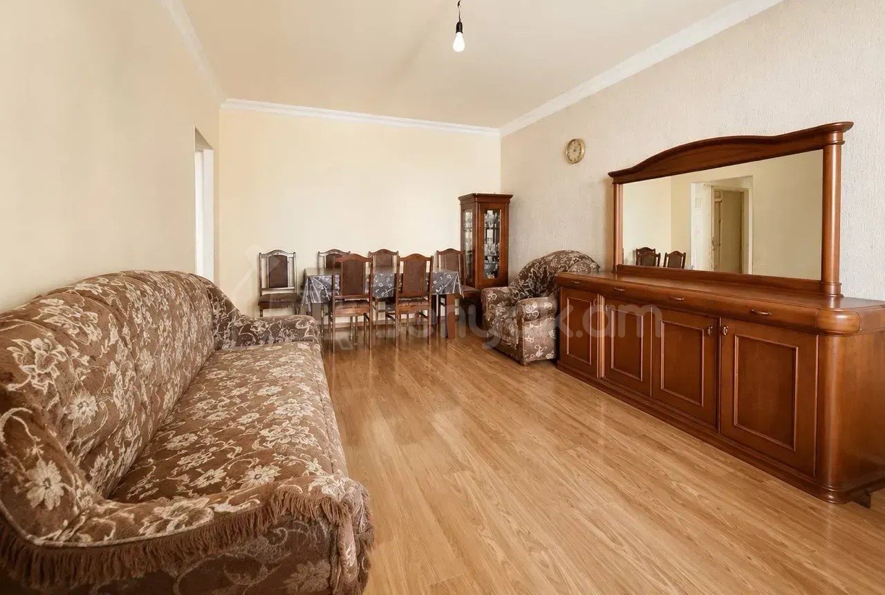 4 Սենյականոց Բնակարան, 92քմ, 7/9 հարկ, Պետական Վիճակում