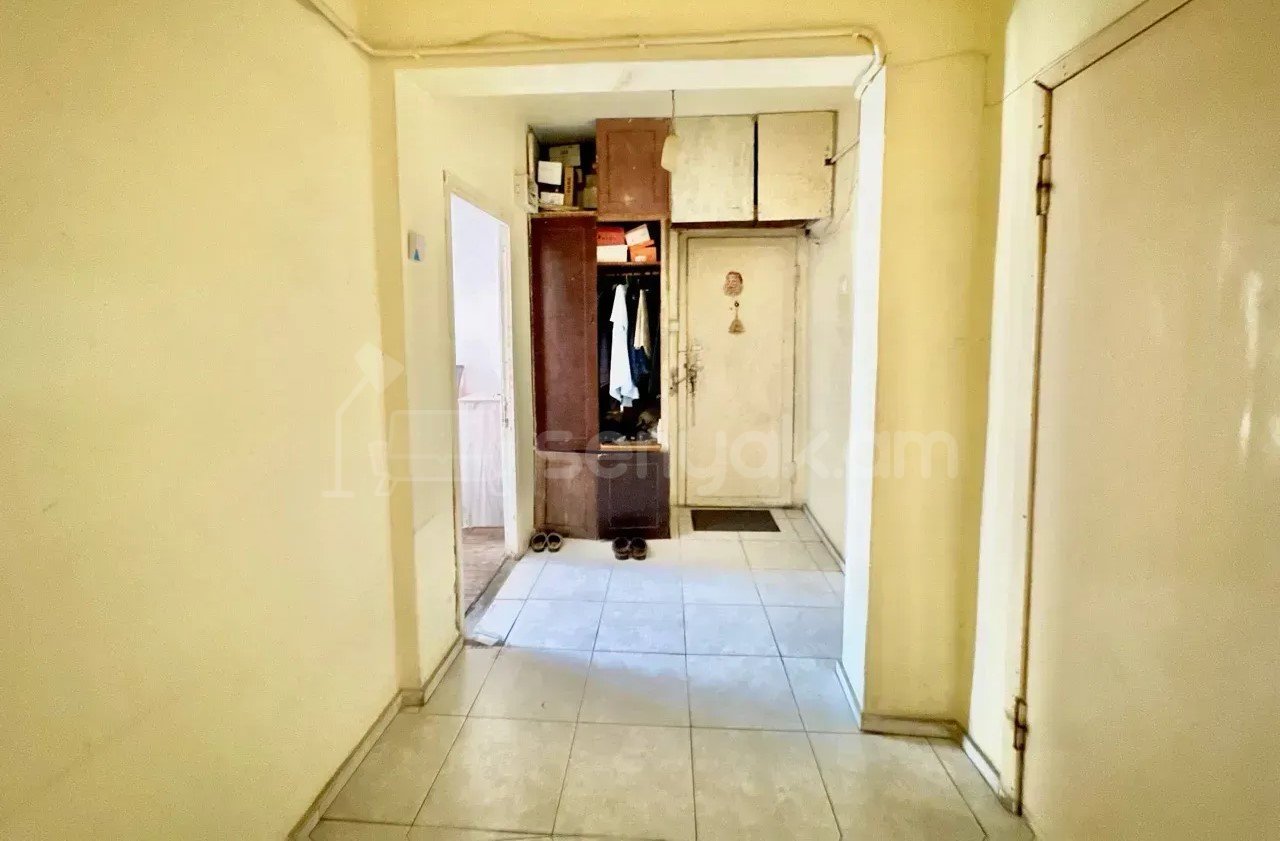 4 Սենյականոց Բնակարան, 92քմ, 7/9 հարկ, Պետական Վիճակում