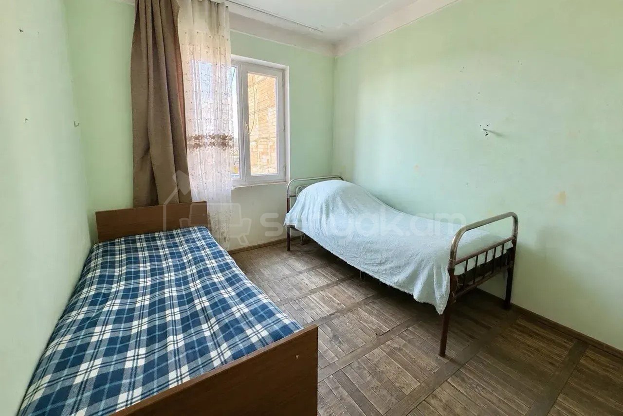 4 Սենյականոց Բնակարան, 92քմ, 7/9 հարկ, Պետական Վիճակում