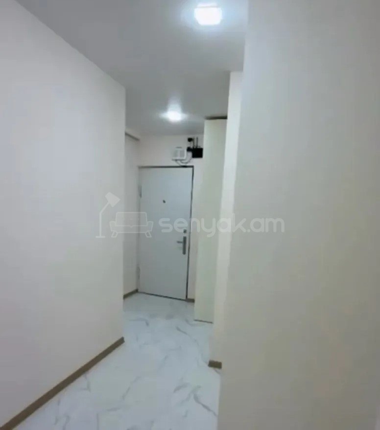 2 Սենյականոց Բնակարան Քարե Շենքում, 52քմ, 5/5 հարկ, Կապիտալ Վերանորոգված