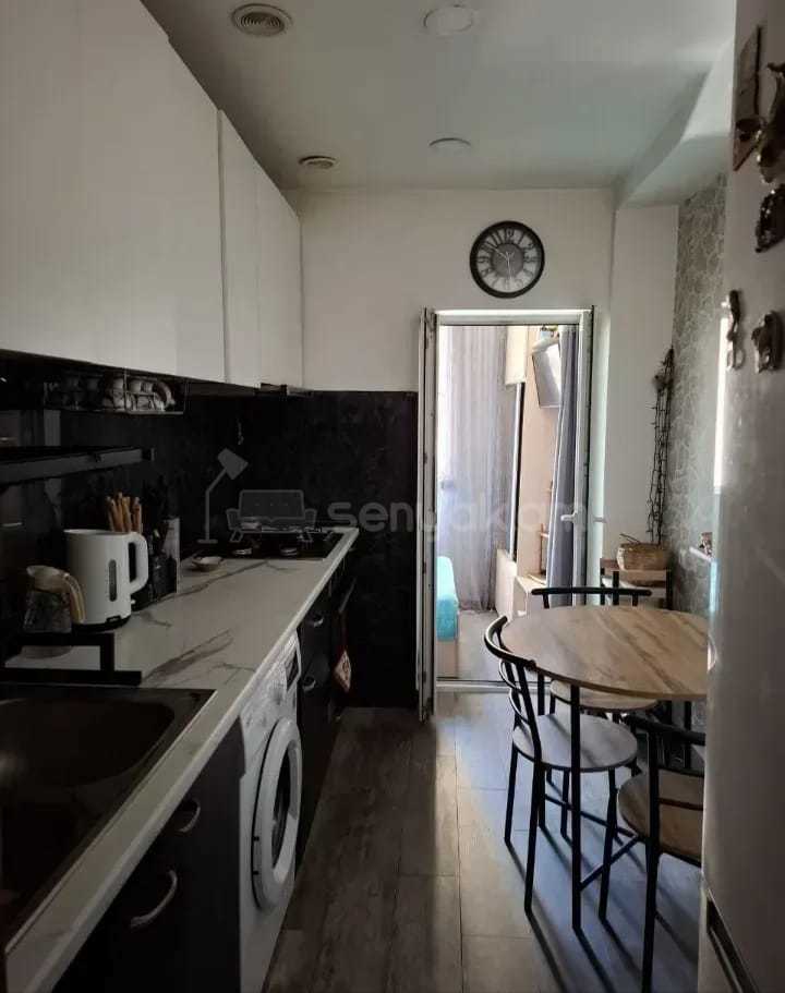 3 Սենյականոց Բնակարան, 62քմ, 6/9 հարկ, Նորմալ Վիճակում