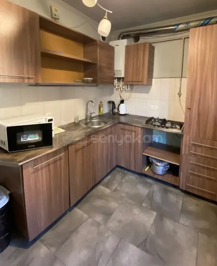 2 Սենյականոց Բնակարան Քարե Շենքում, 60քմ, 2/5 հարկ, Կապիտալ Վերանորոգված, Կահավորված