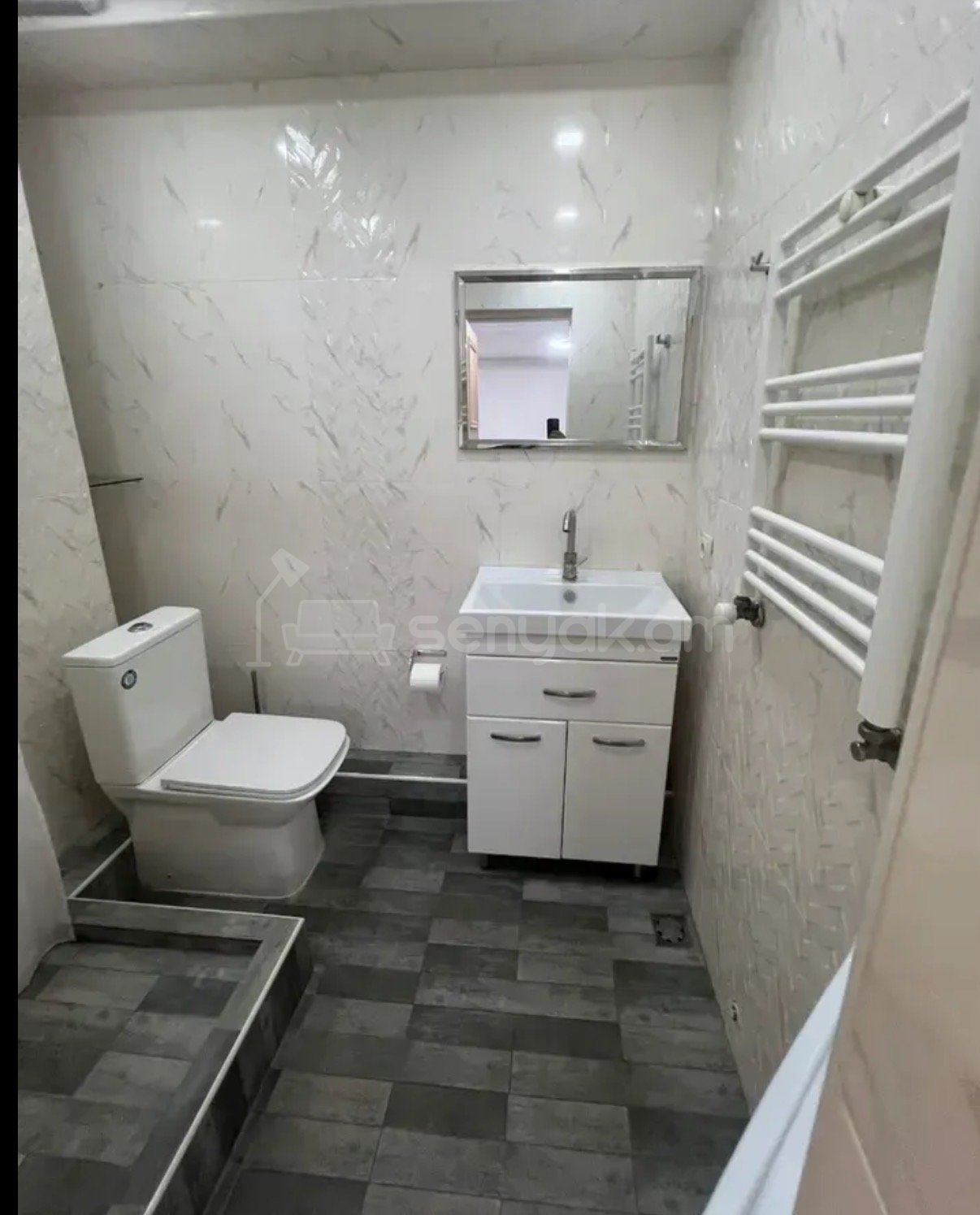 2 Սենյականոց Բնակարան, 45քմ, 6/9 հարկ, Կապիտալ Վերանորոգված, Կահավորված, Արևկող