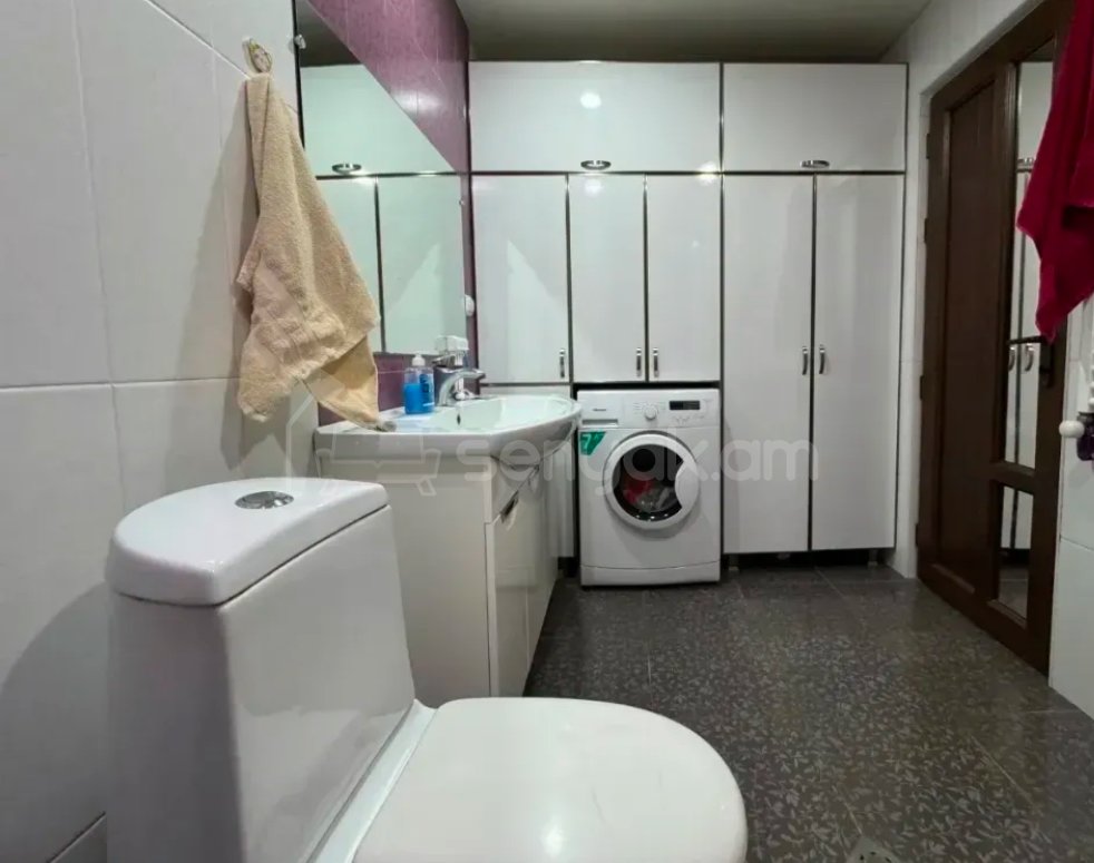3 Սենյականոց Բնակարան Քարե Շենքում, 90քմ, 1/5 հարկ, Կապիտալ Վերանորոգված