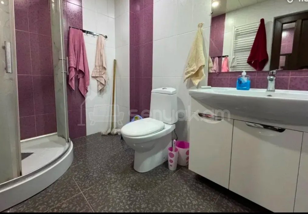 3 Սենյականոց Բնակարան Քարե Շենքում, 90քմ, 1/5 հարկ, Կապիտալ Վերանորոգված