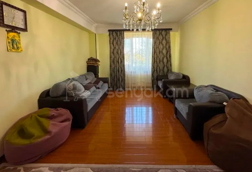 3 Սենյականոց Բնակարան Քարե Շենքում, 90քմ, 1/5 հարկ, Կապիտալ Վերանորոգված