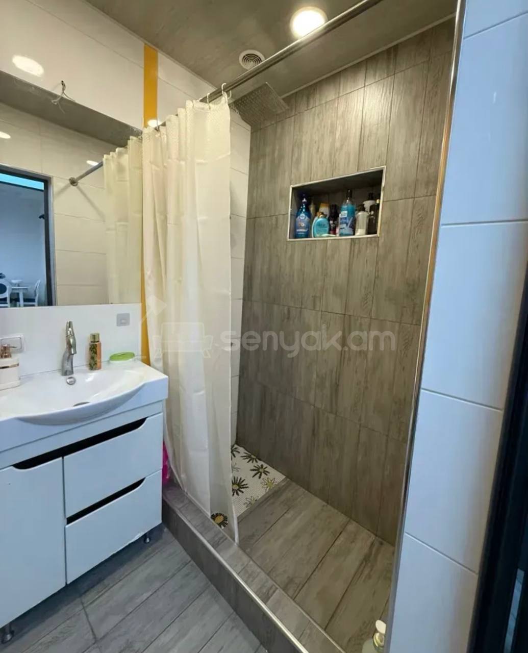 2 Սենյականոց Բնակարան Քարե Շենքում, 47քմ, 3/4 հարկ, Կապիտալ Վերանորոգված