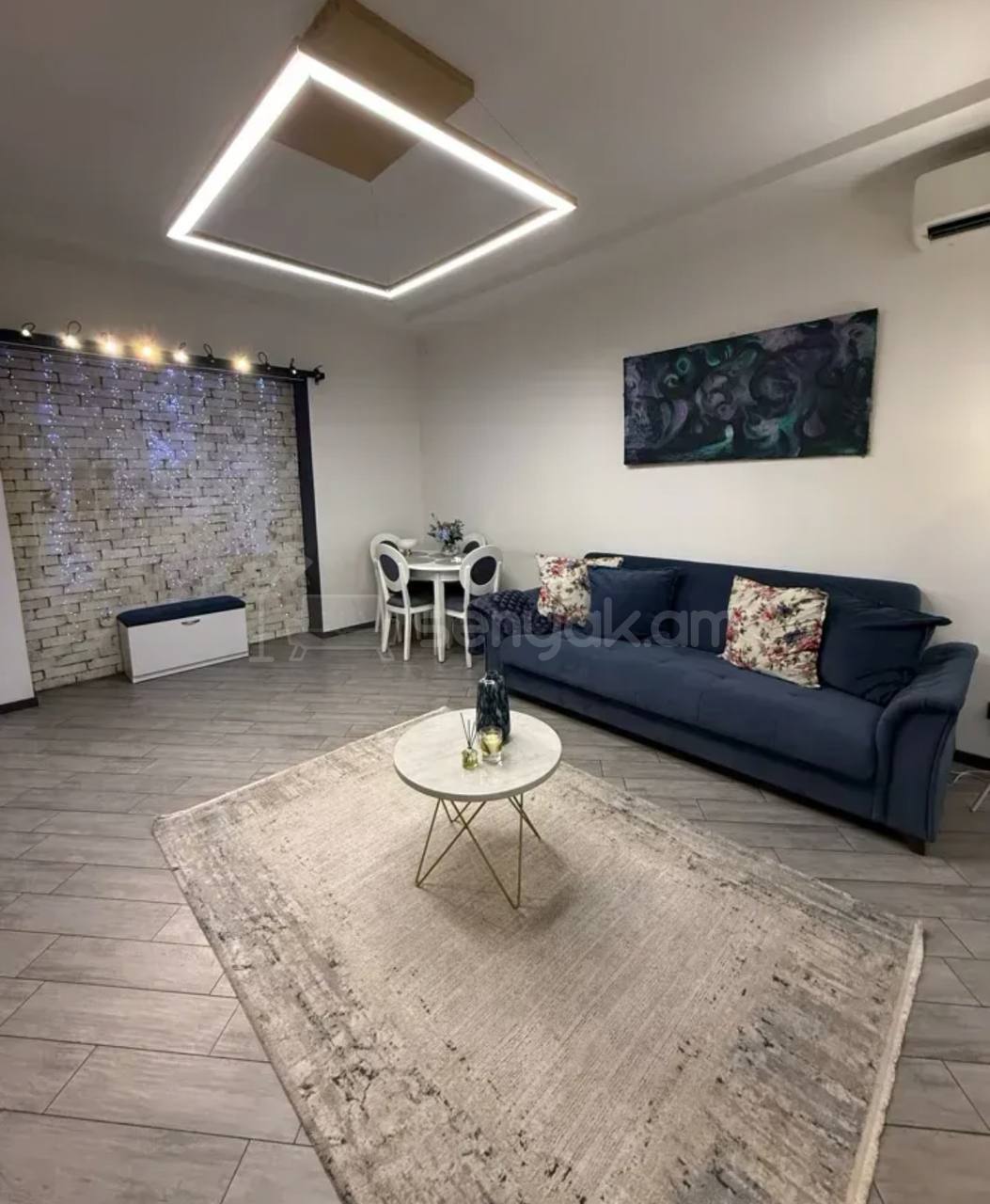 2 Սենյականոց Բնակարան Քարե Շենքում, 47քմ, 3/4 հարկ, Կապիտալ Վերանորոգված