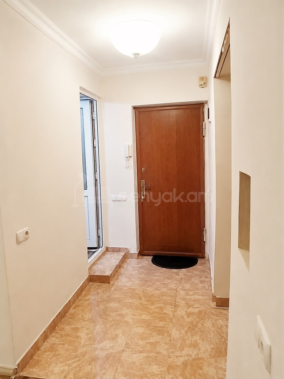 2 Սենյականոց Բնակարան Քարե Շենքում, 53քմ, 2/5 հարկ, Կոսմետիկ Վերանորոգված
