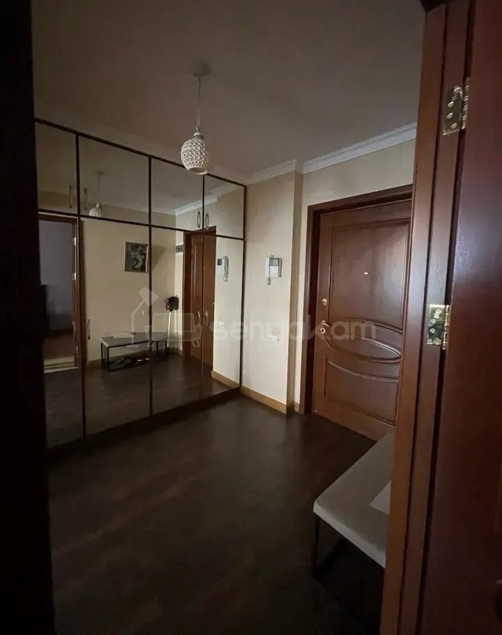 4 Սենյականոց Բնակարան, 100քմ, 3/16 հարկ, Նորմալ Վիճակում