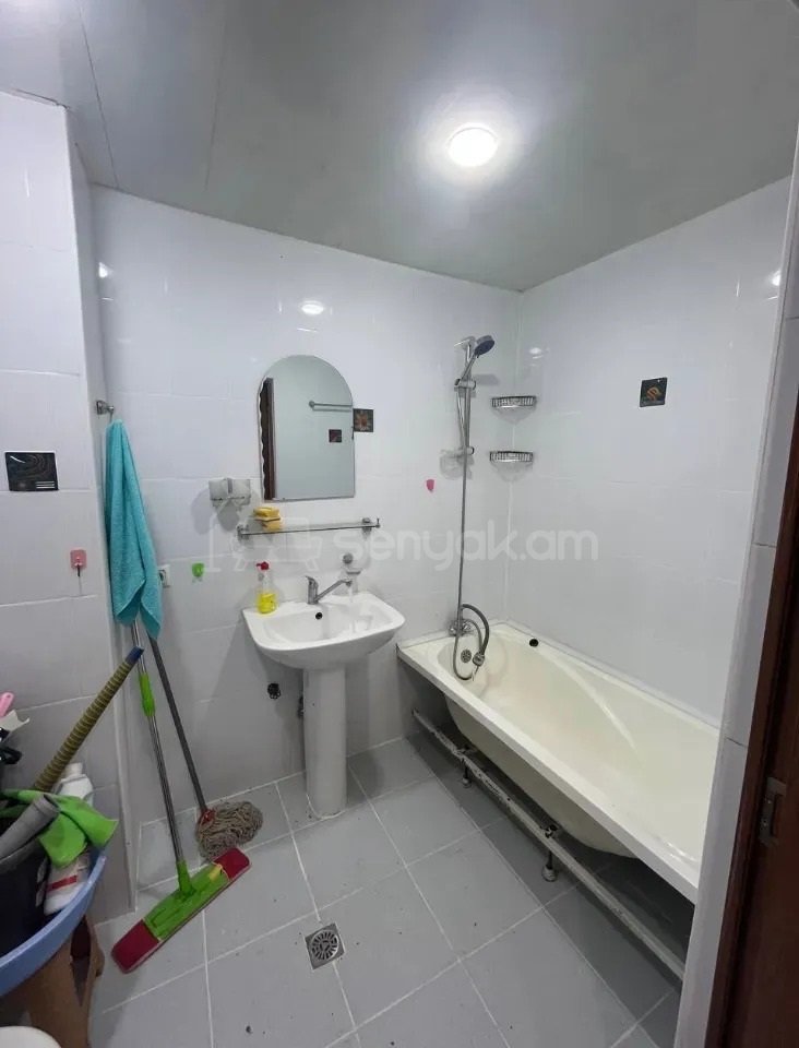 2 Սենյականոց Բնակարան Քարե Շենքում, 54քմ, 1/5 հարկ, Կապիտալ Վերանորոգված