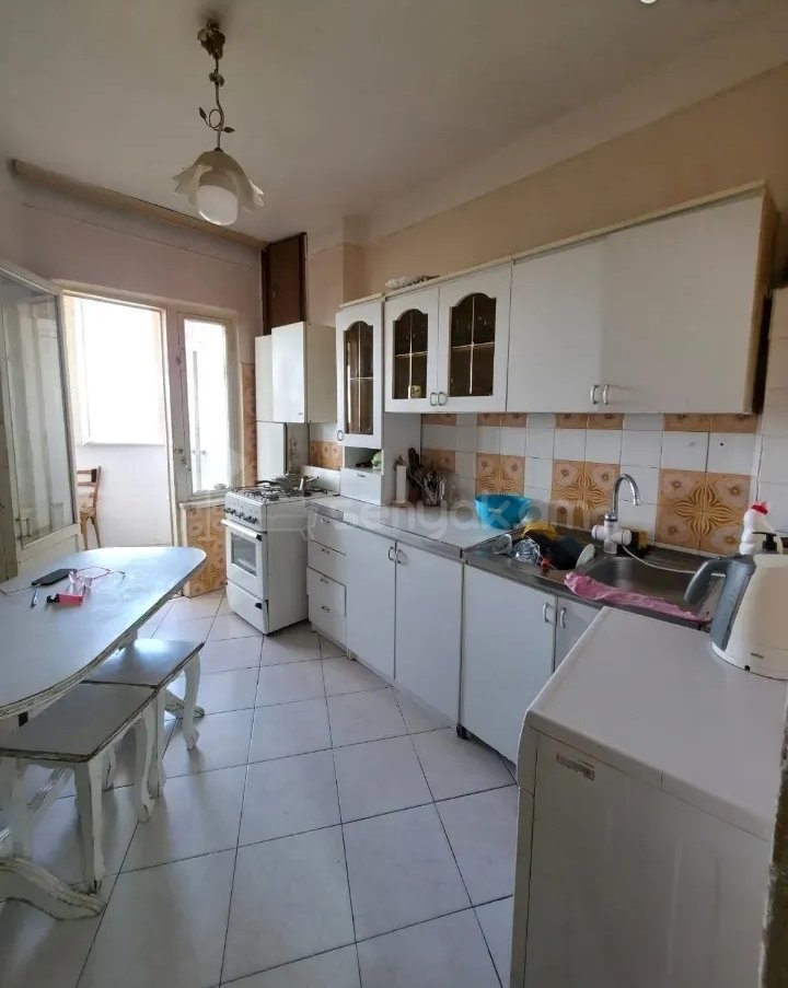 3 Սենյականոց Բնակարան, 98քմ, 14/16 հարկ, Նորմալ Վիճակում