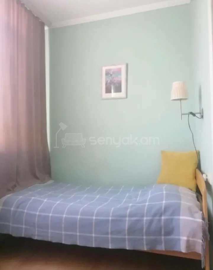 3 Սենյականոց Բնակարան Քարե Շենքում, 57քմ, 5/5 հարկ, Նորմալ Վիճակում