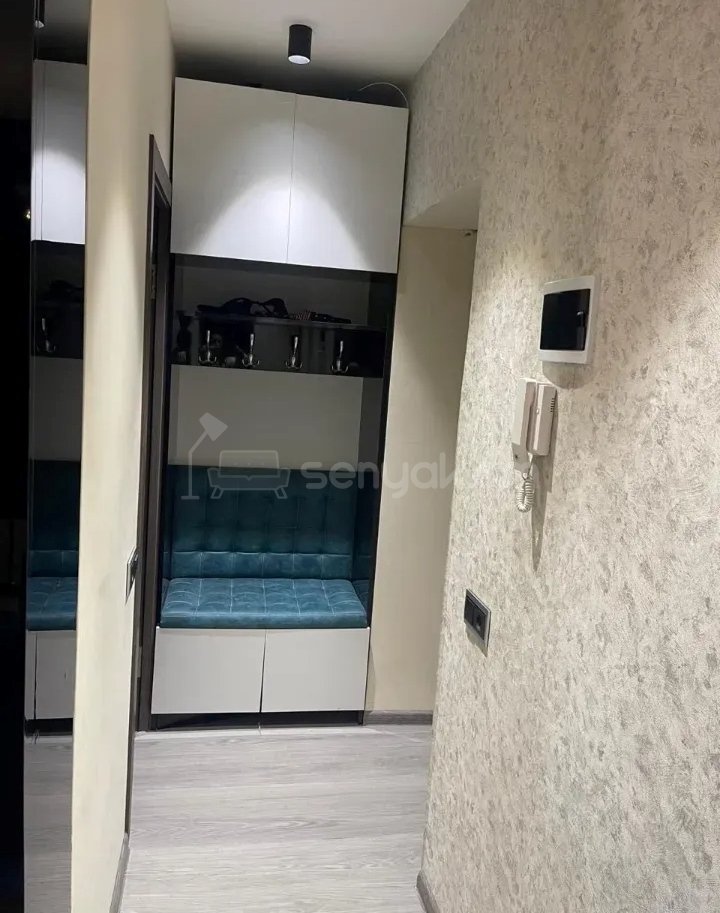 2 Սենյականոց Բնակարան Քարե Շենքում, 44քմ, 5/5 հարկ, Կապիտալ Վերանորոգված