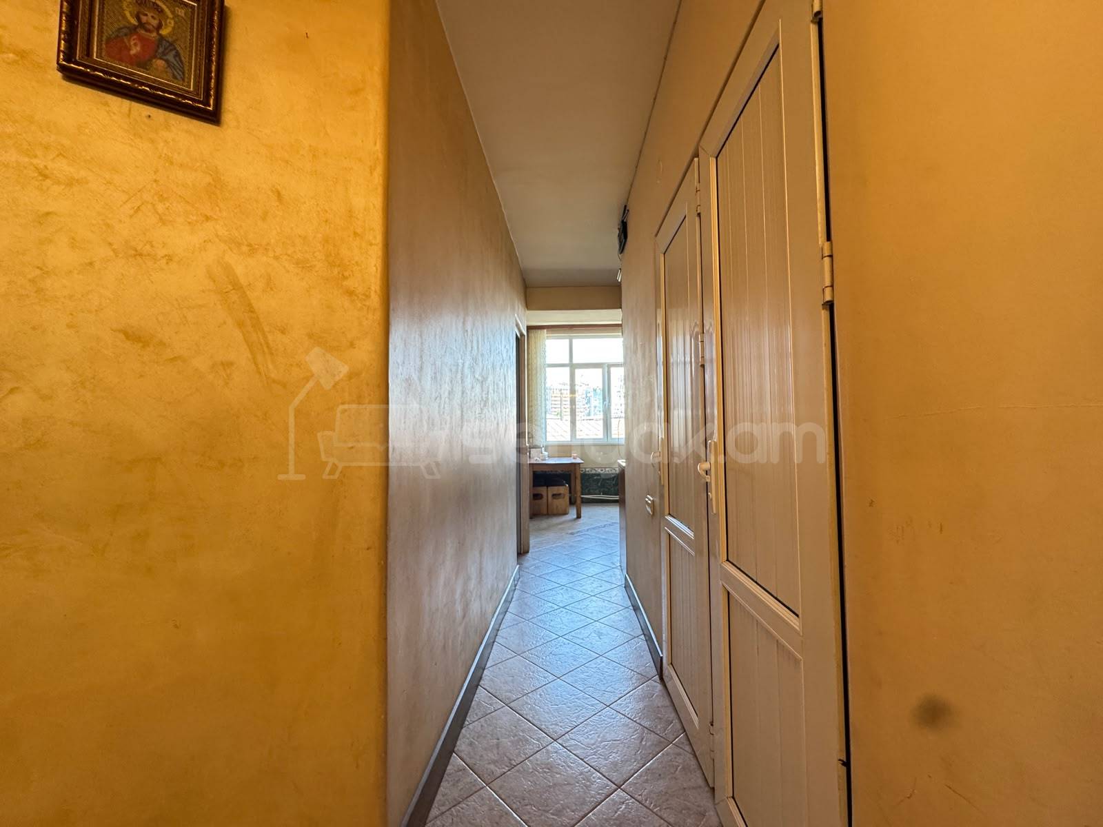3 Սենյականոց Բնակարան Քարե Շենքում, 70քմ, 3/5 հարկ, Կոսմետիկ Վերանորոգված