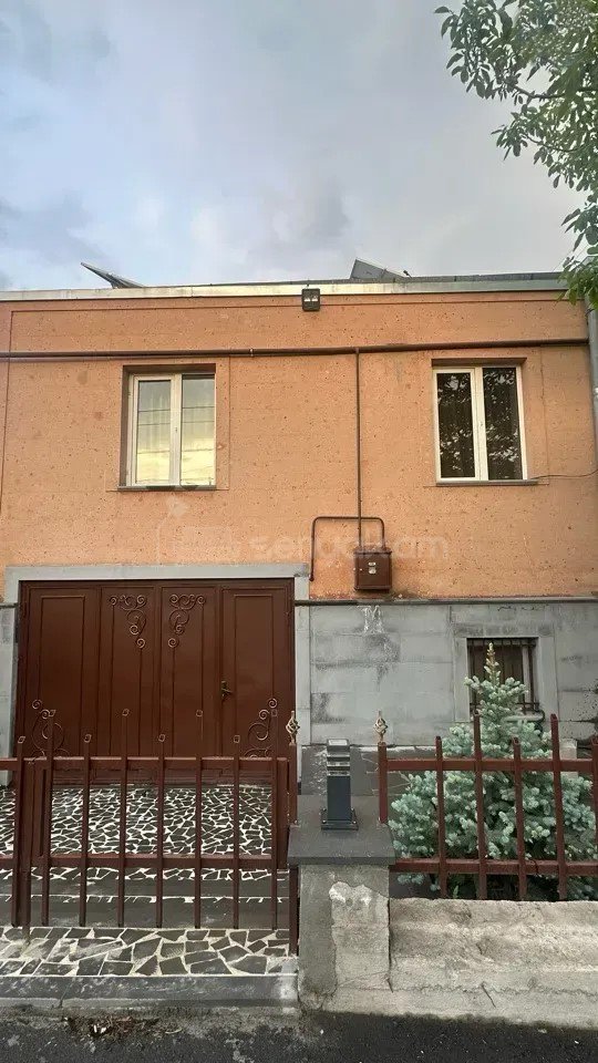 3 Սենյականոց Սեփական Տուն, 150քմ, Կոսմետիկ Վերանորոգված
