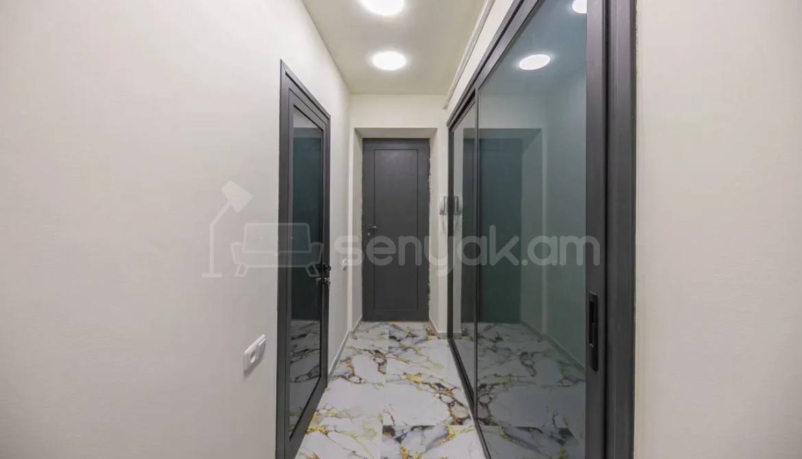 2 Սենյականոց Բնակարան Քարե Շենքում, 50քմ, 4/5 հարկ, Կապիտալ Վերանորոգված, Կահավորված