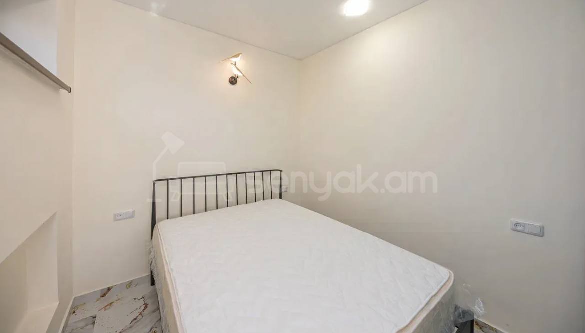 2 Սենյականոց Բնակարան Քարե Շենքում, 50քմ, 4/5 հարկ, Կապիտալ Վերանորոգված, Կահավորված