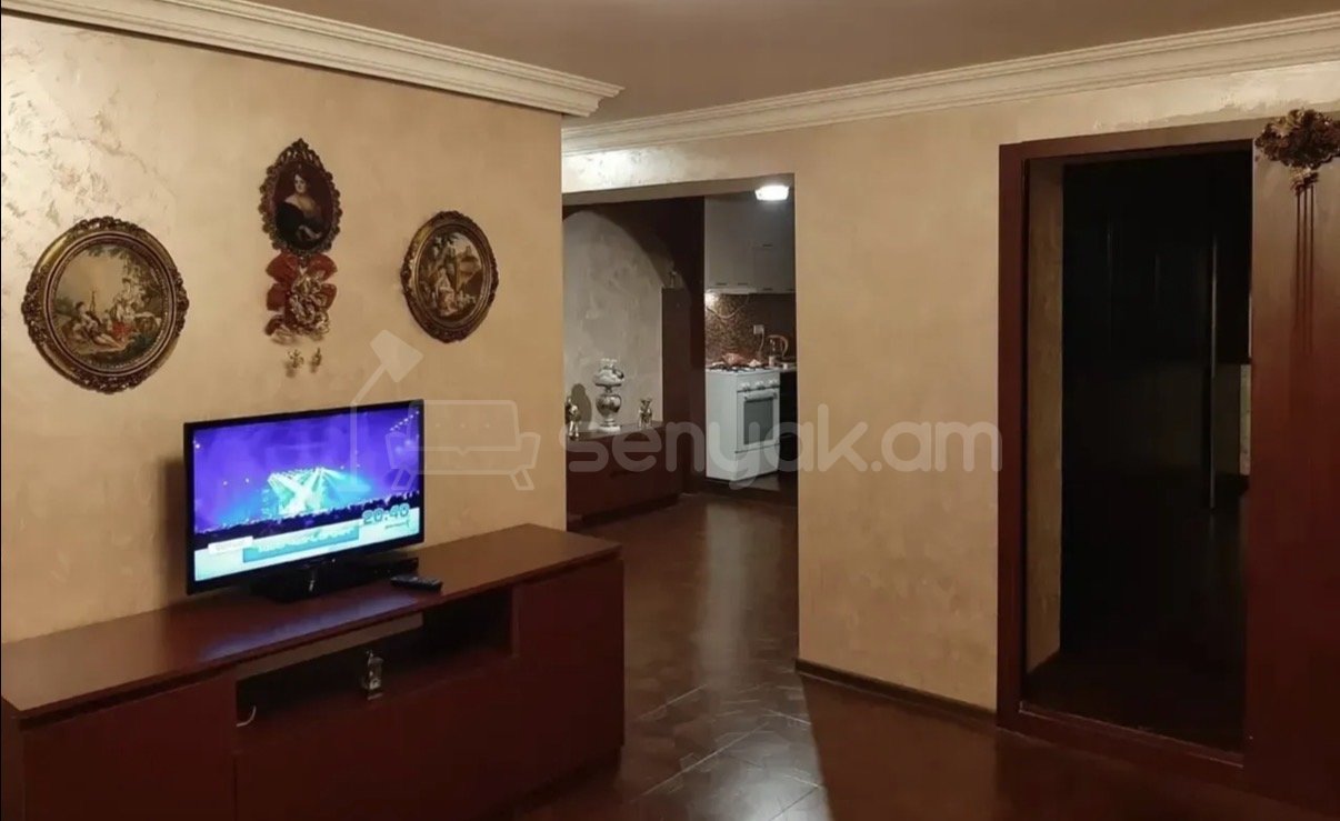 2 Սենյականոց Բնակարան Քարե Շենքում, 62քմ, 5/5 հարկ, Կապիտալ Վերանորոգված