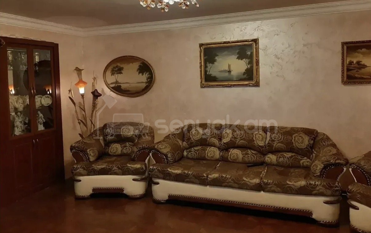 2 Սենյականոց Բնակարան Քարե Շենքում, 62քմ, 5/5 հարկ, Կապիտալ Վերանորոգված
