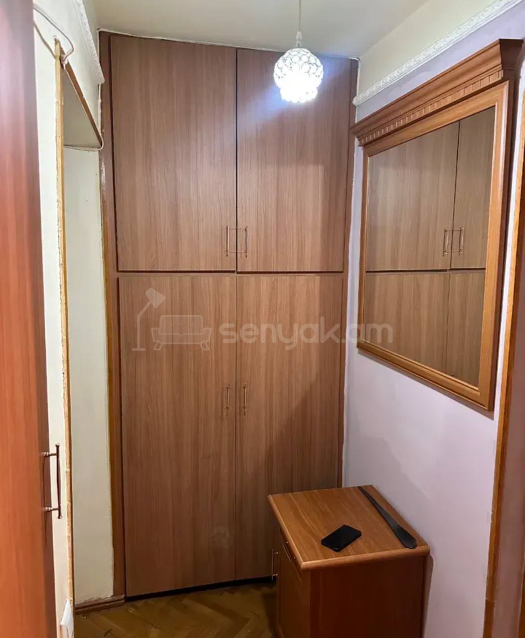 1 Սենյականոց Բնակարան Քարե Շենքում, 38քմ, 2/5 հարկ, Նորմալ Վիճակում, Կահավորված