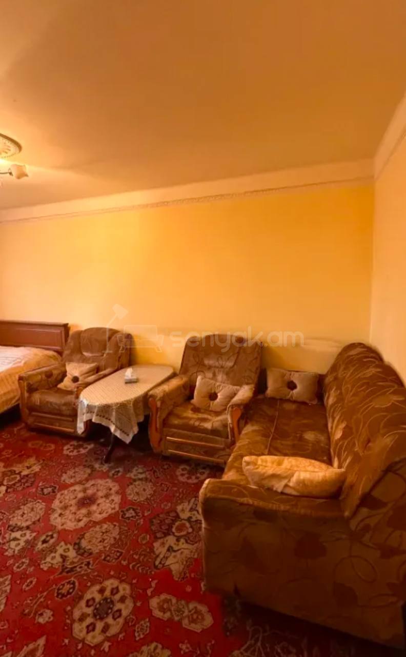 1 Սենյականոց Բնակարան Քարե Շենքում, 38քմ, 2/5 հարկ, Նորմալ Վիճակում, Կահավորված