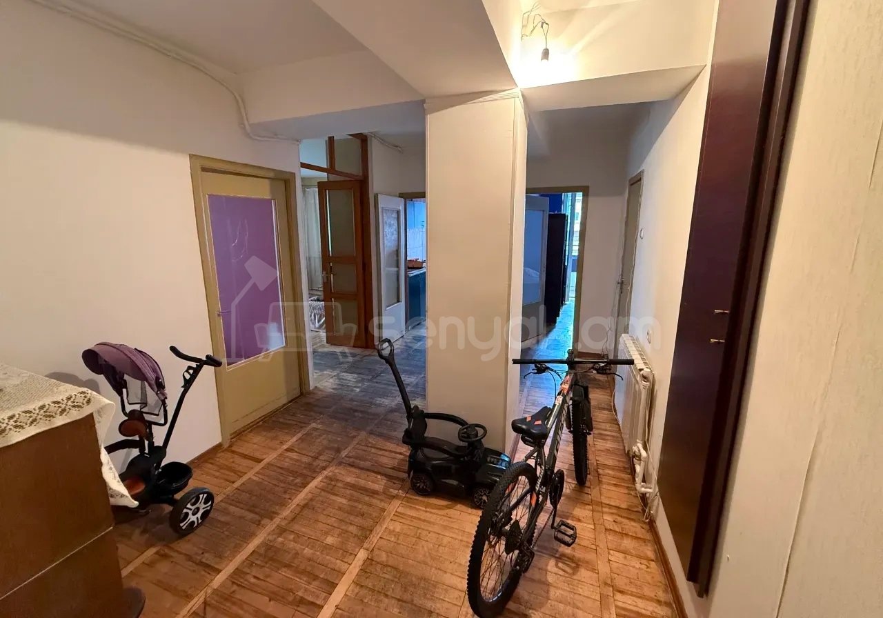 3 Սենյականոց Բնակարան, 84քմ, 6/14 հարկ, Նորմալ Վիճակում