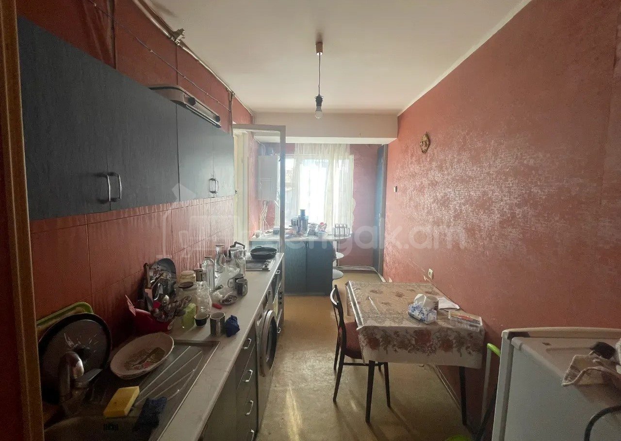 3 Սենյականոց Բնակարան, 84քմ, 6/14 հարկ, Նորմալ Վիճակում