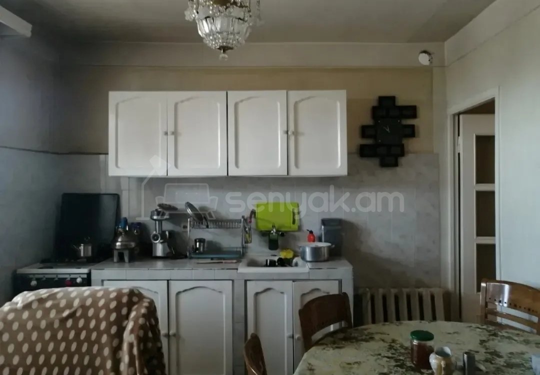 4 Սենյականոց Բնակարան, 110քմ, 3/14 հարկ, Նորմալ Վիճակում