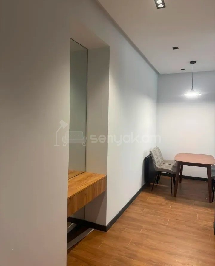 2 Սենյականոց Բնակարան Քարե Շենքում, 44քմ, 2/4 հարկ, Կապիտալ Վերանորոգված