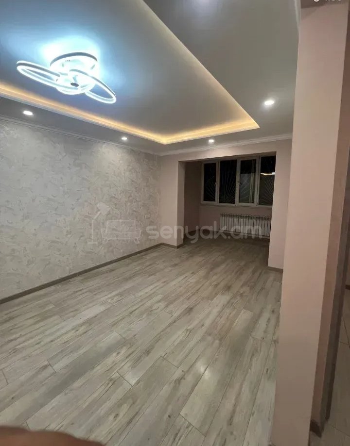 3 Սենյականոց Բնակարան Քարե Շենքում, 63քմ, 1/5 հարկ, Կապիտալ Վերանորոգված