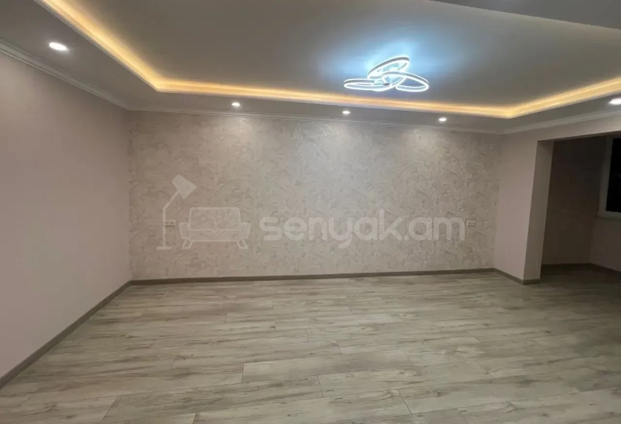 3 Սենյականոց Բնակարան Քարե Շենքում, 63քմ, 1/5 հարկ, Կապիտալ Վերանորոգված