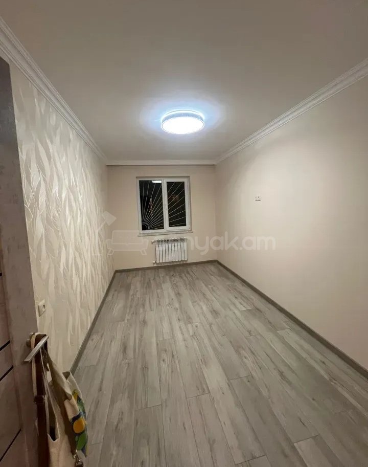 3 Սենյականոց Բնակարան Քարե Շենքում, 63քմ, 1/5 հարկ, Կապիտալ Վերանորոգված