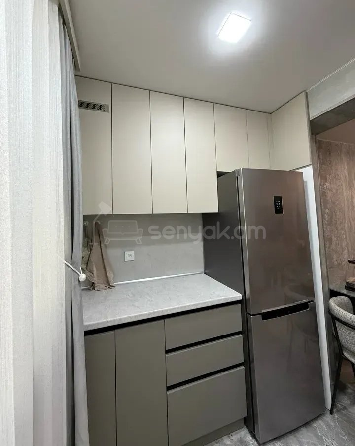 2 Սենյականոց Բնակարան Քարե Շենքում, 40քմ, 1/5 հարկ, Կապիտալ Վերանորոգված