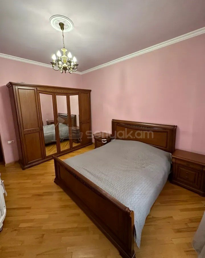 3 Սենյականոց Բնակարան Քարե Շենքում, 85քմ, 2/3 հարկ, Կապիտալ Վերանորոգված