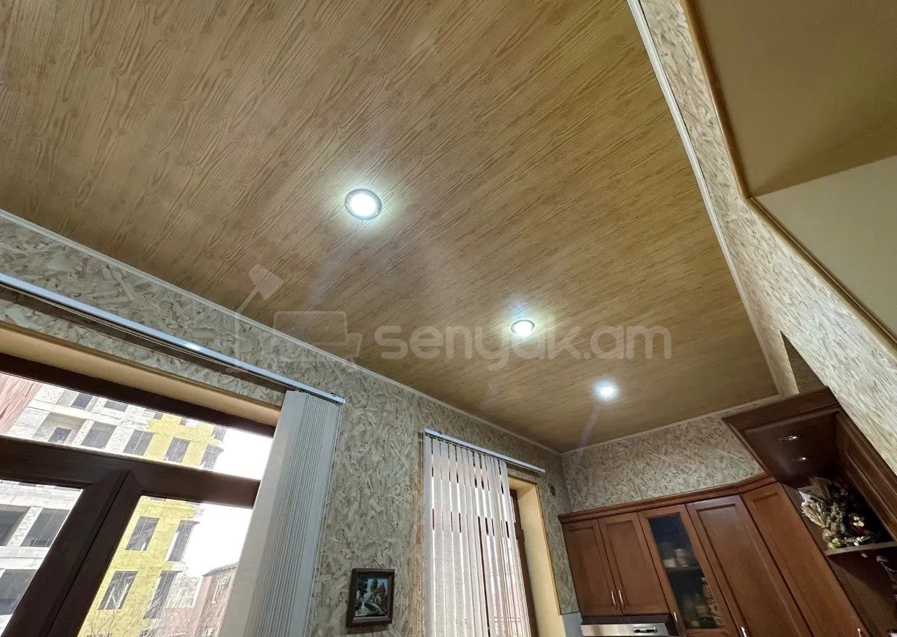 3 Սենյականոց Բնակարան Քարե Շենքում, 85քմ, 2/3 հարկ, Կապիտալ Վերանորոգված