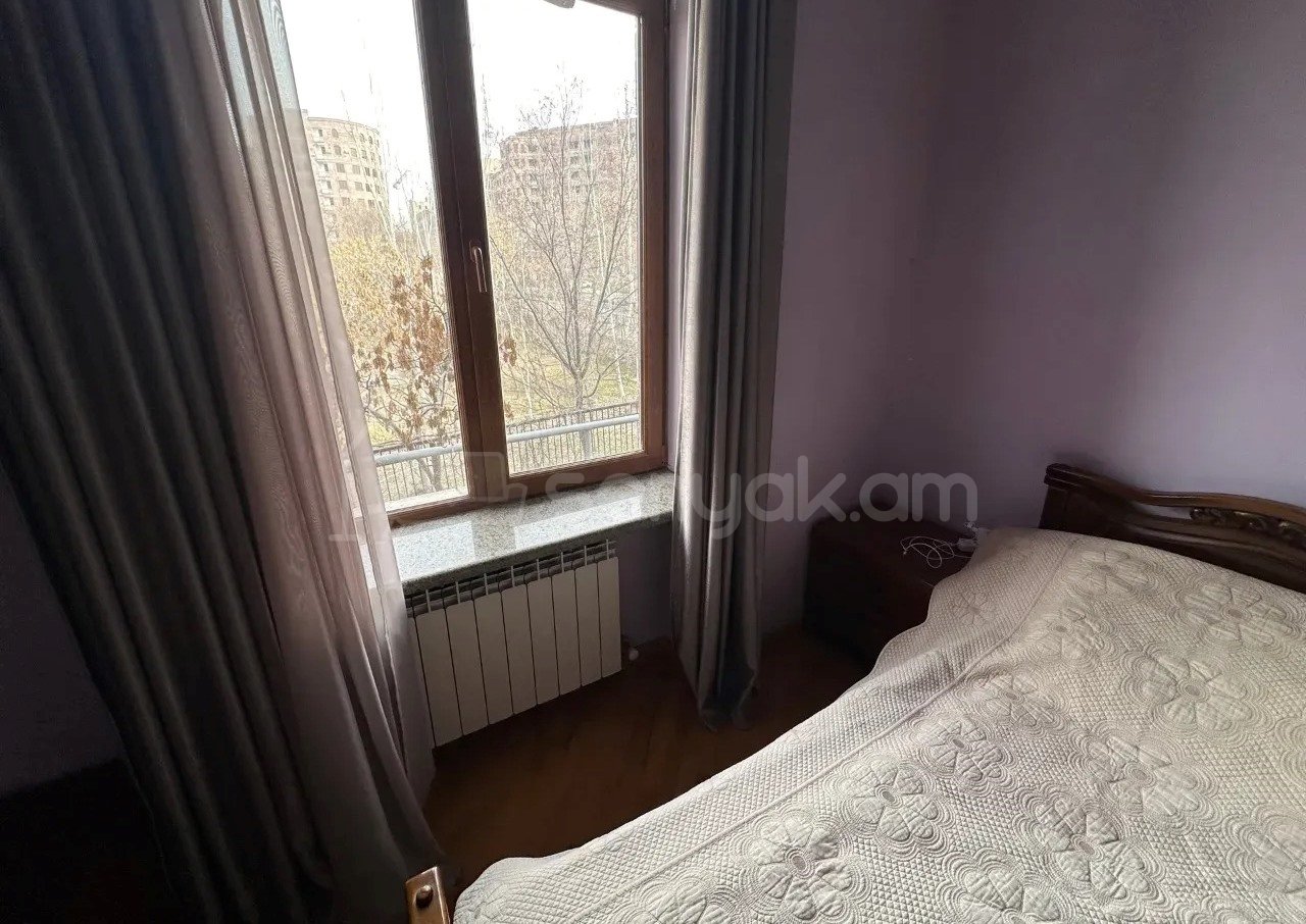 3 Սենյականոց Բնակարան Քարե Շենքում, 85քմ, 2/3 հարկ, Կապիտալ Վերանորոգված