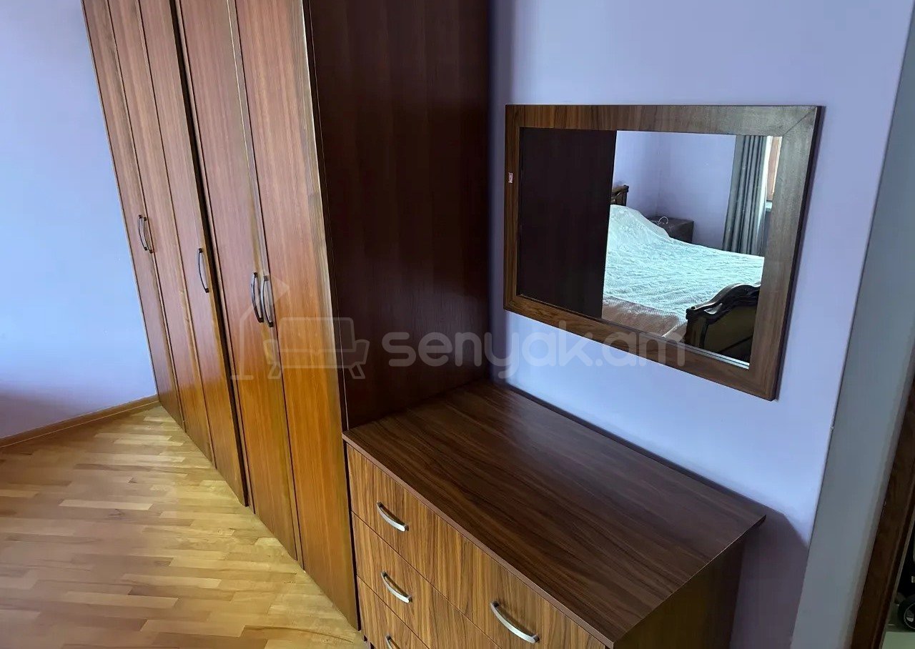 3 Սենյականոց Բնակարան Քարե Շենքում, 85քմ, 2/3 հարկ, Կապիտալ Վերանորոգված
